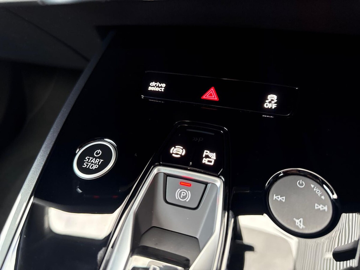 Used Audi Q4 e-tron 2025 for sale - 76449625: Photo 22