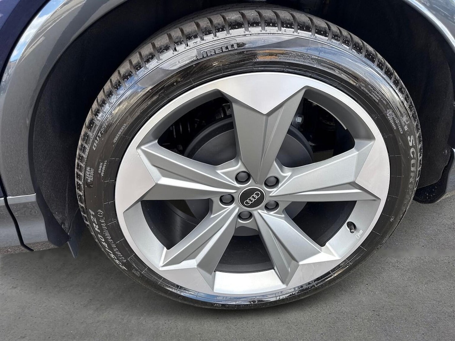 Used Audi Q4 e-tron 2025 for sale - 76449625: Photo 6