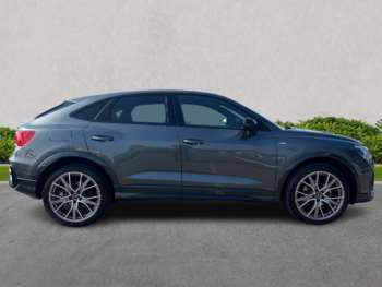 Used Audi Q3 2023 for sale - 75437060: Photo