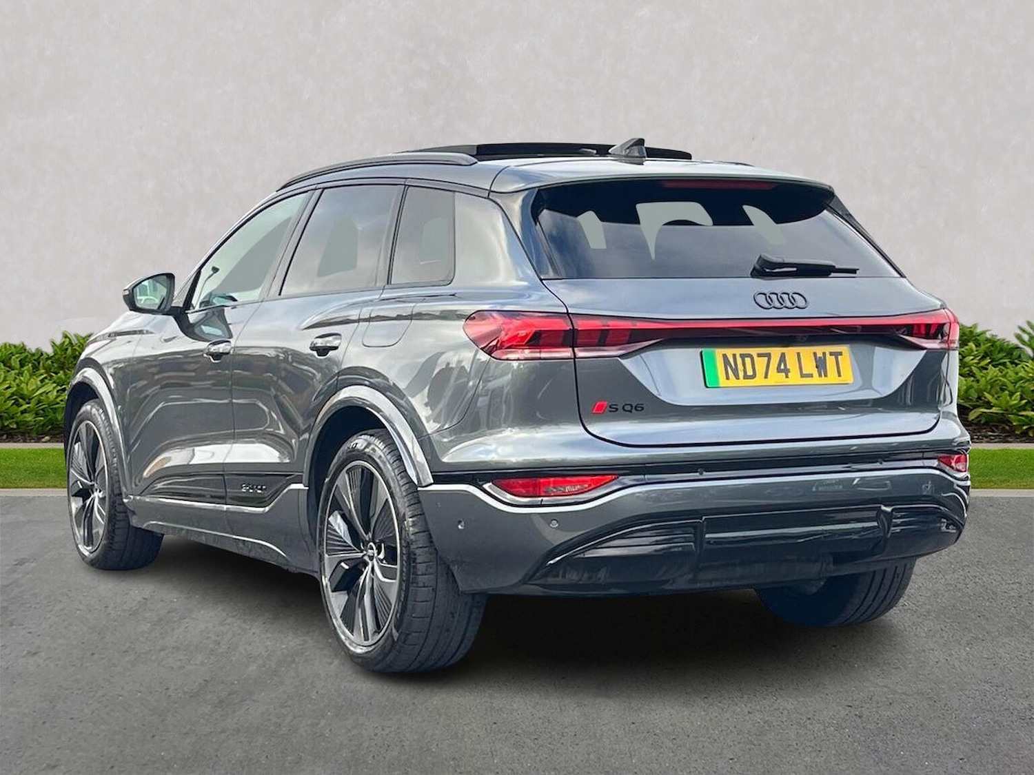 Used Audi Q6 e-tron 2024 for sale - 76174224: Photo 2