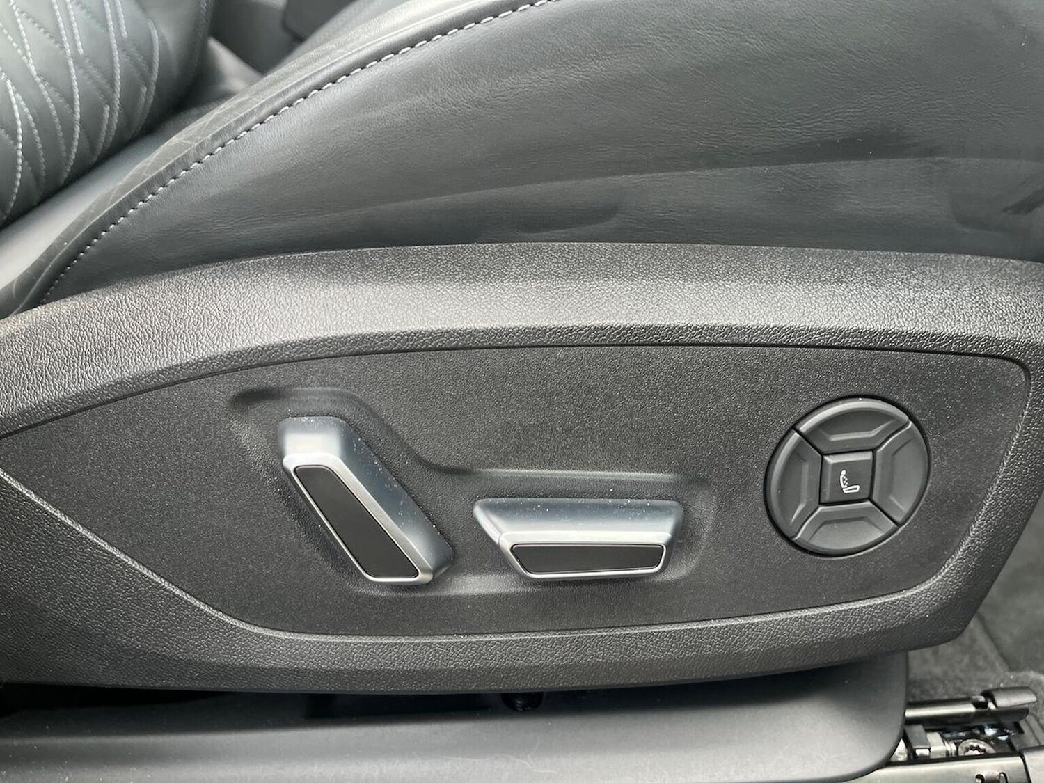 Used Audi Q6 e-tron 2024 for sale - 76174224: Photo 30