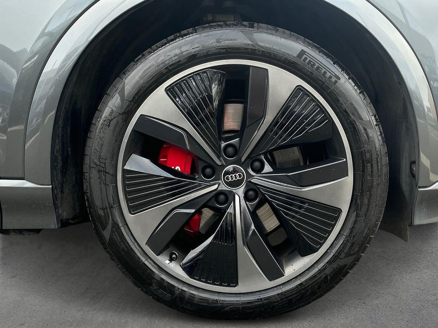 Used Audi Q6 e-tron 2024 for sale - 76174224: Photo 6