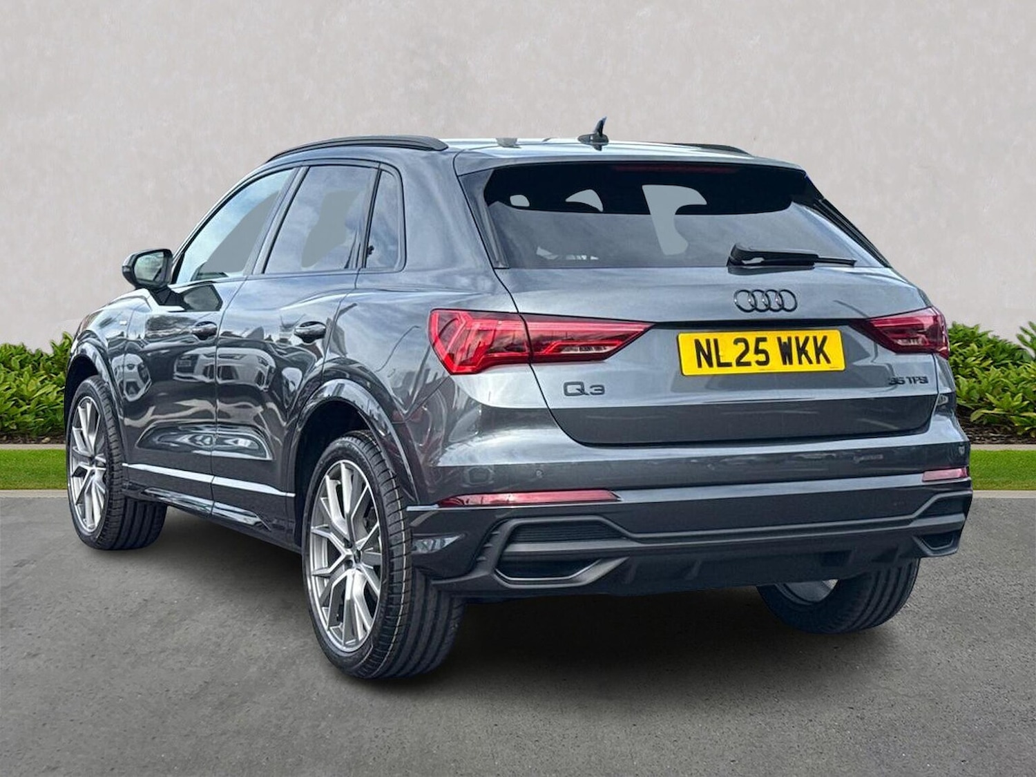 Used Audi Q3 2025 for sale - 76541866: Photo 2