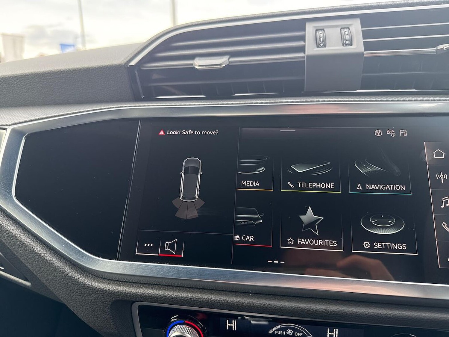 Used Audi Q3 2025 for sale - 76541866: Photo 23