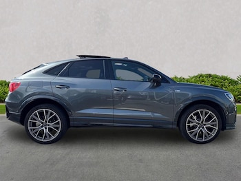 Used Audi Q3 2022 for sale - 79527100: Photo