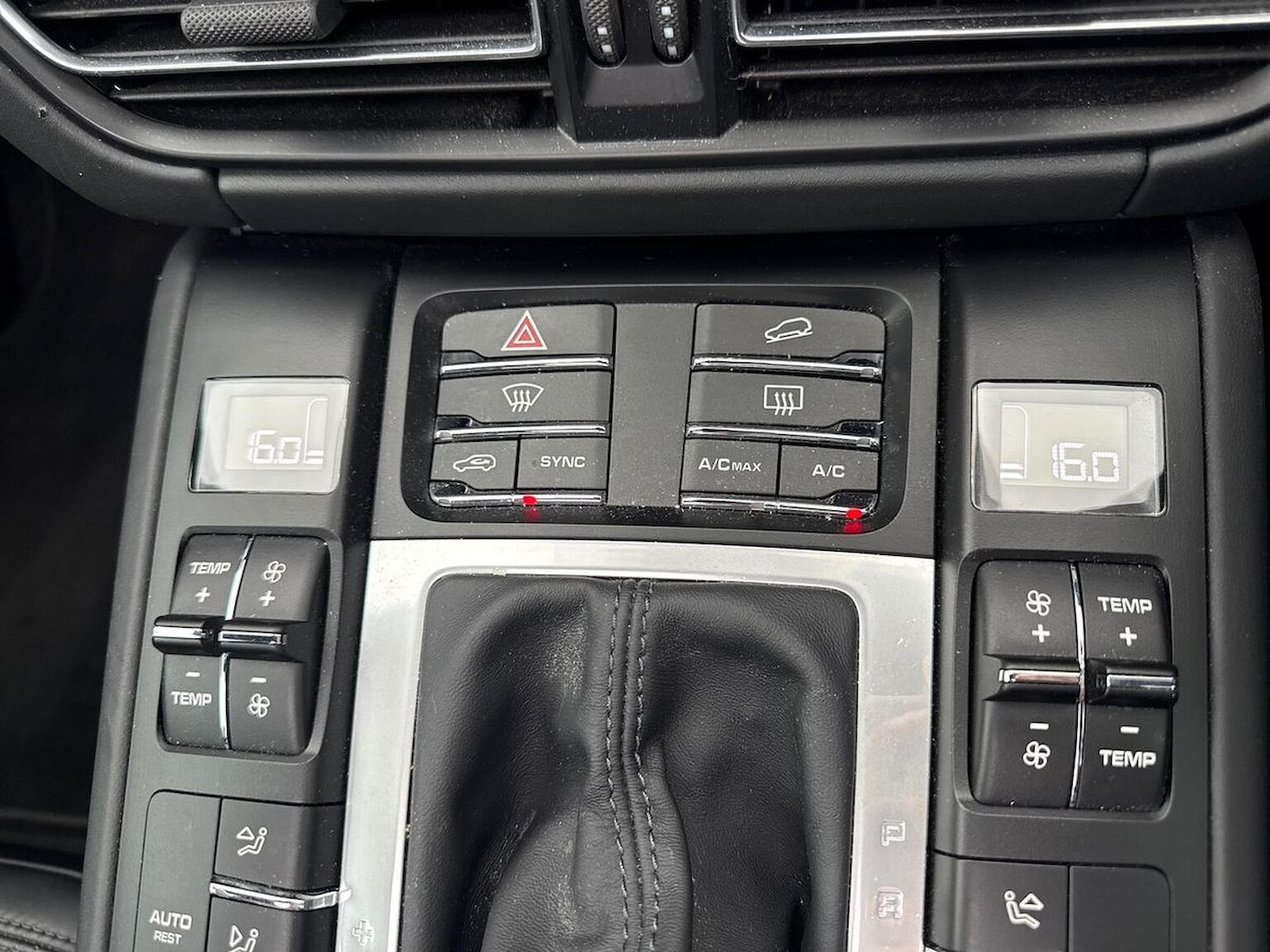 Used Porsche Macan 2020 for sale - 76198385: Photo 12