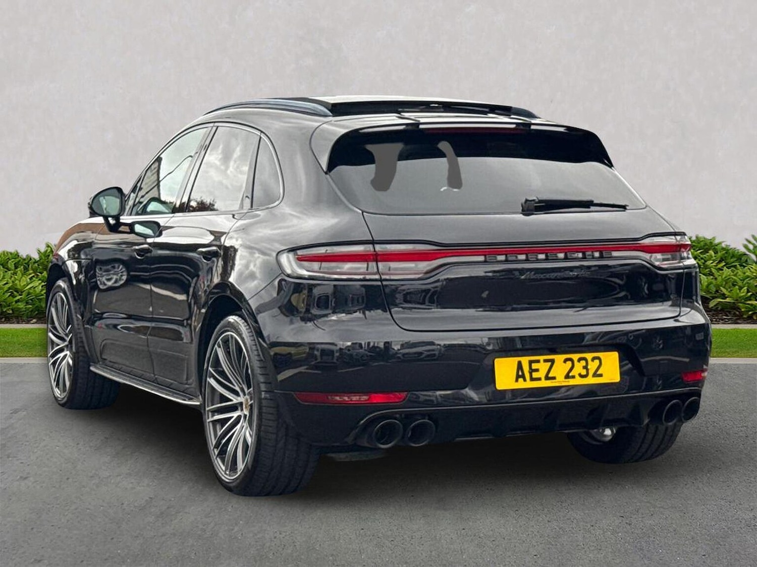 Used Porsche Macan 2020 for sale - 76198385: Photo 2