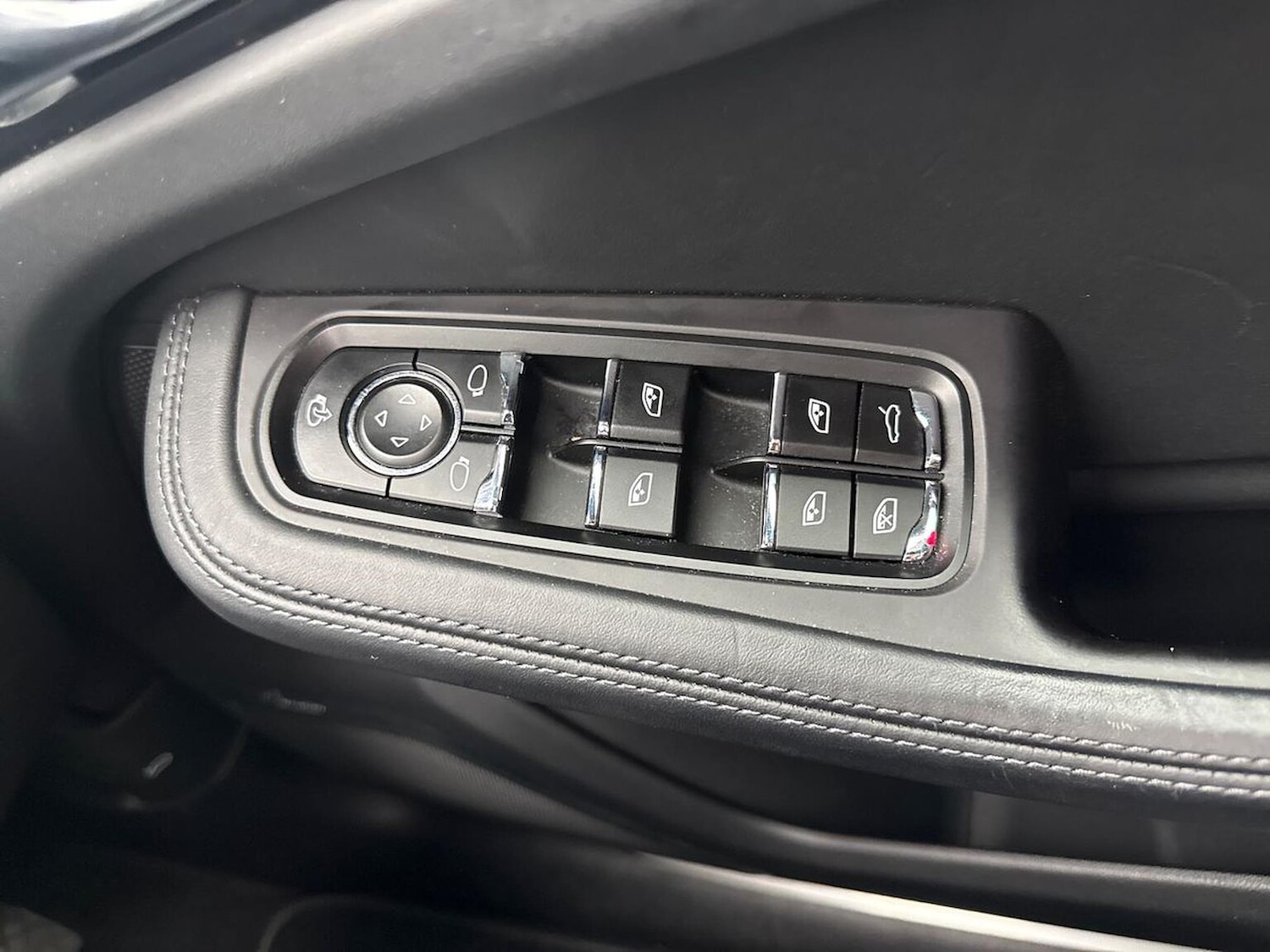 Used Porsche Macan 2020 for sale - 76198385: Photo 21