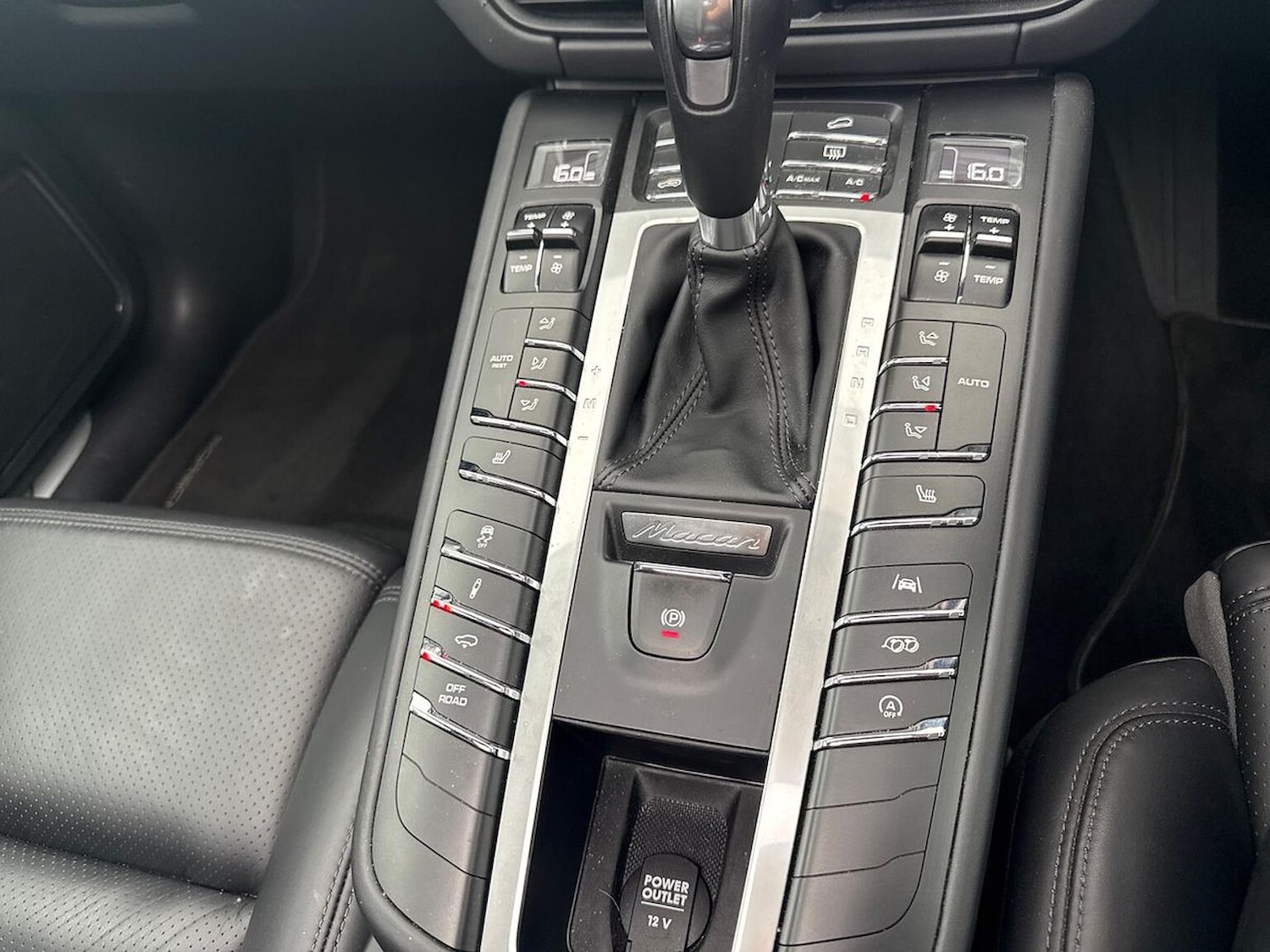 Used Porsche Macan 2020 for sale - 76198385: Photo 22