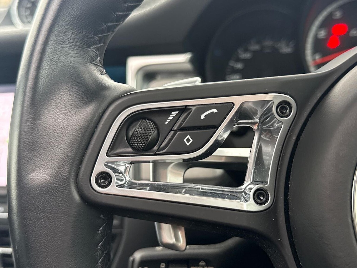 Used Porsche Macan 2020 for sale - 76198385: Photo 26
