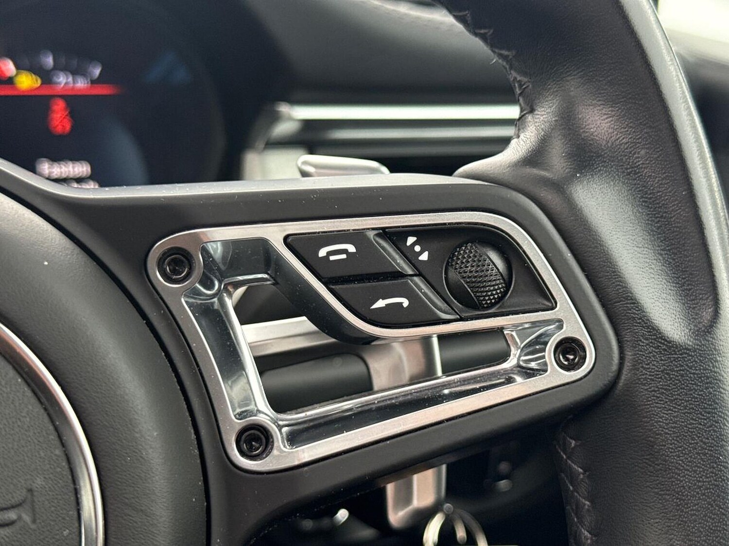 Used Porsche Macan 2020 for sale - 76198385: Photo 27