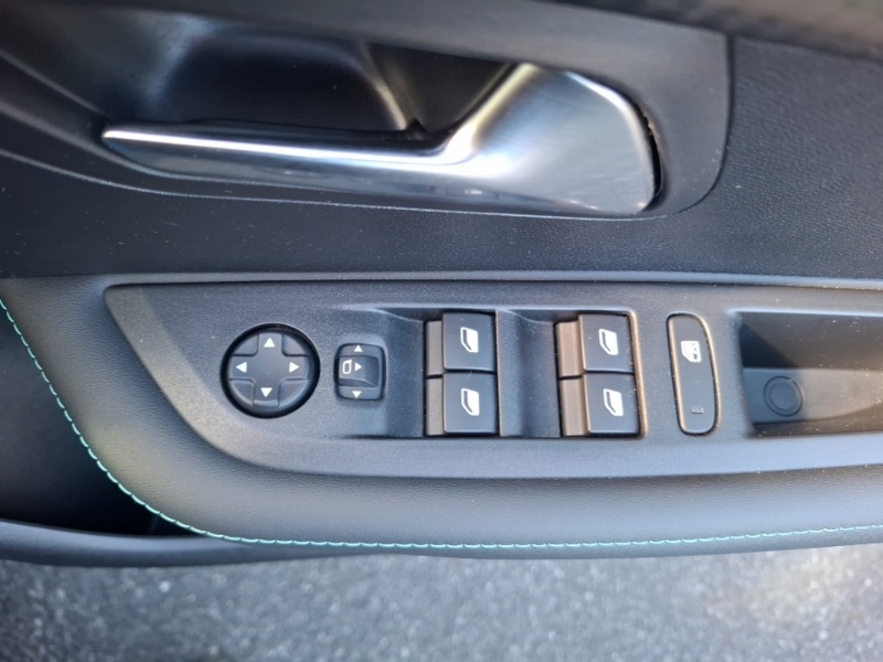 Used Peugeot 208 2023 for sale - 77070344: Photo 17