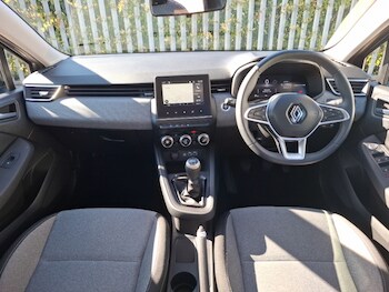 Used Renault Clio 2024 for sale - 78428563: Photo