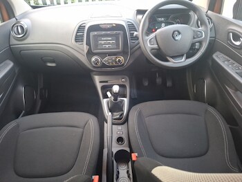 Used Renault Captur 2019 for sale - 77371327: Photo