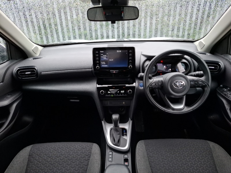 Used Toyota Yaris Cross 2023 for sale - 77999692: Photo 2