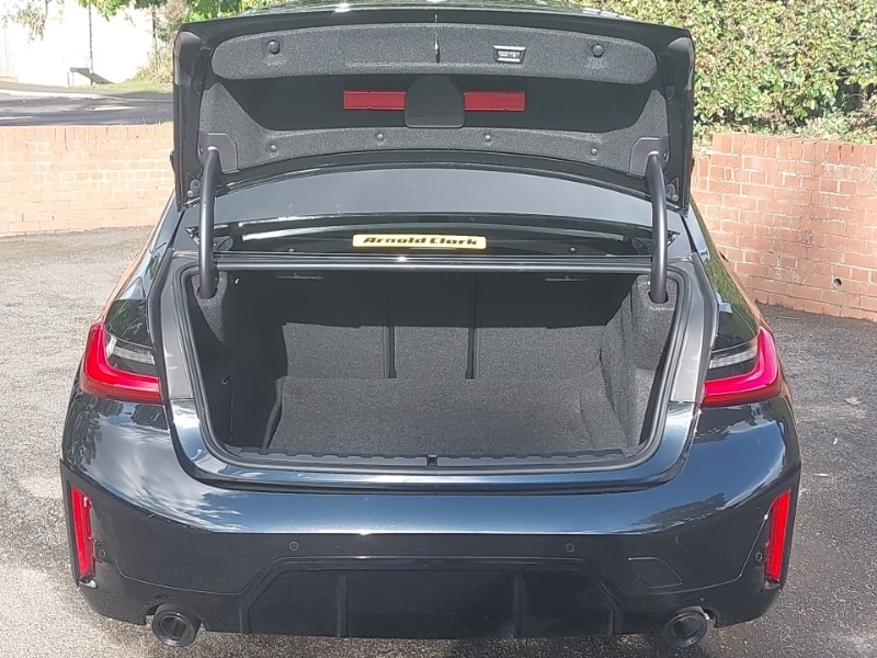 Used BMW 3 Series 2024 for sale - 76560300: Photo 8