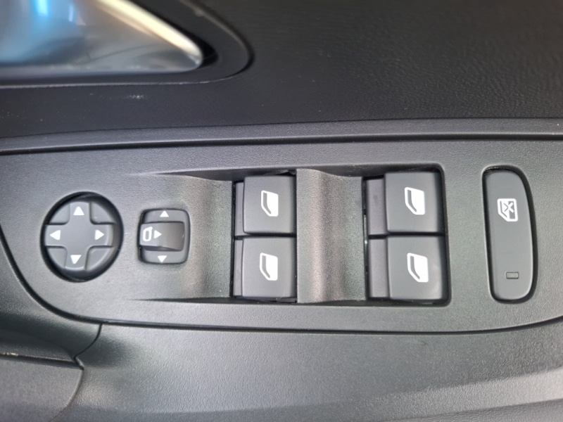 Used Peugeot 2008 2023 for sale - 78094095: Photo 12