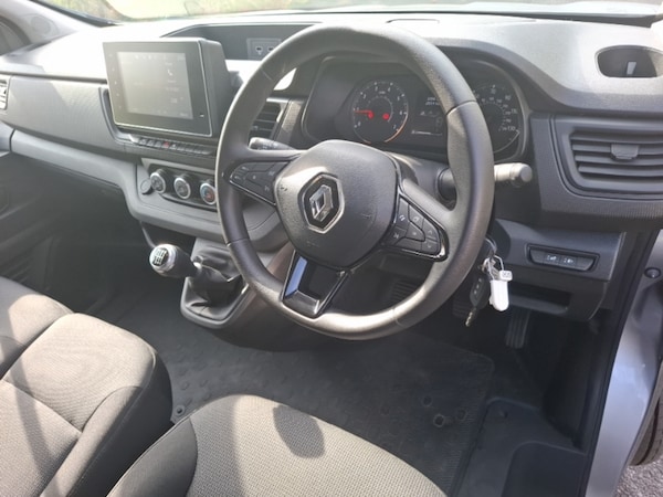 Used Renault Trafic 2023 for sale - 76150708: Photo 2