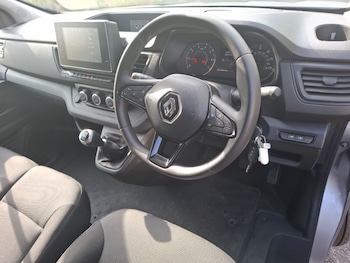 Used Renault Trafic 2023 for sale - 76150708: Photo 2