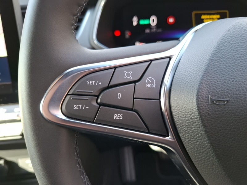 Used Renault Captur 2024 for sale - 76321260: Photo 12
