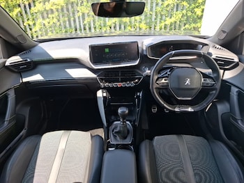 Used Peugeot 2008 2021 for sale - 79044343: Photo