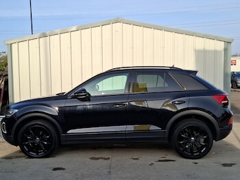Used Volkswagen T-Roc 2022 for sale - 77969379: Photo