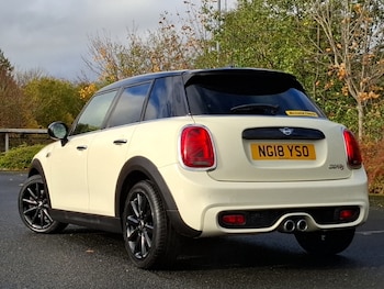 Used MINI Hatch 2018 for sale - 77065932: Photo
