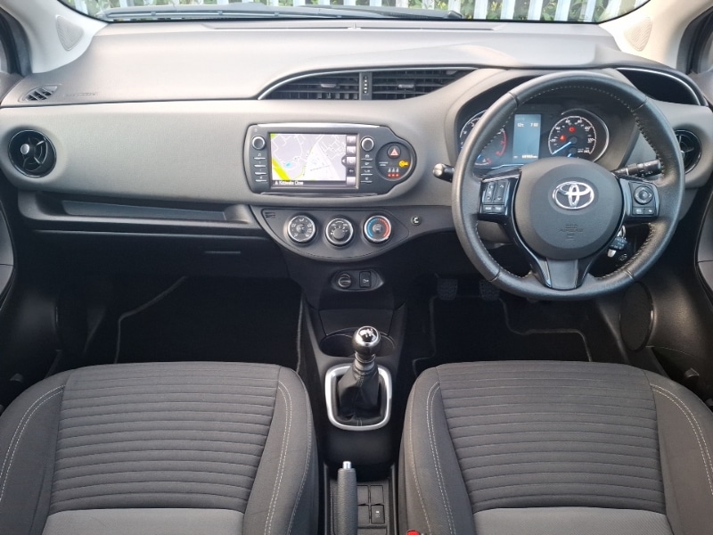 Used Toyota Yaris 2018 for sale - 77623043: Photo 2