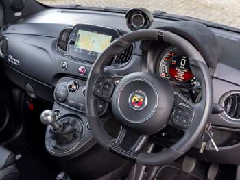Used Abarth 695 2023 for sale - 74755268: Photo