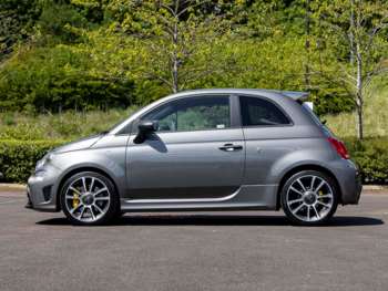 Used Abarth 695 2023 for sale - 74755268: Photo