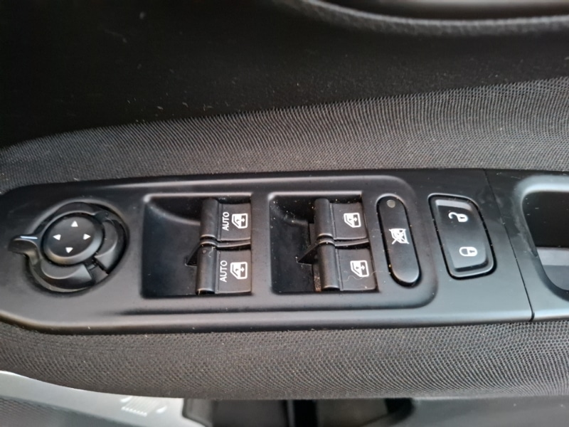 Used Jeep Renegade 2018 for sale - 77686182: Photo 15