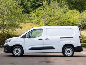 Used Citroen Berlingo 2025 for sale - 76704799: Photo