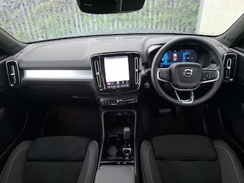 Used Volvo XC40 2025 for sale - 79673309: Photo