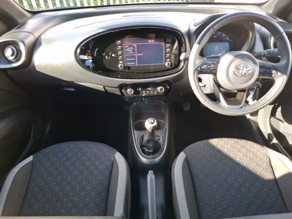 Used Toyota Aygo X 2022 for sale - 75976890: Photo 2