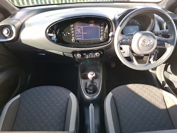 Used Toyota Aygo X 2022 for sale - 75976890: Photo 2