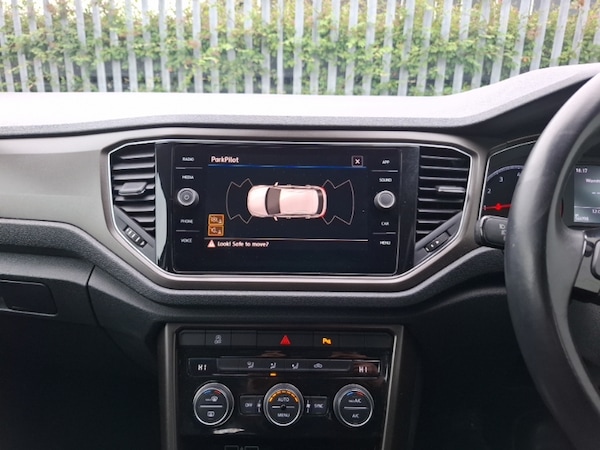 Used Volkswagen T-Roc 2018 for sale - 75988987: Photo 10