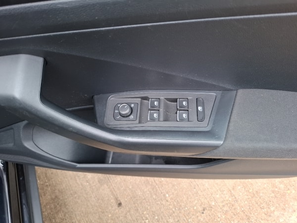 Used Volkswagen T-Roc 2018 for sale - 75988987: Photo 17