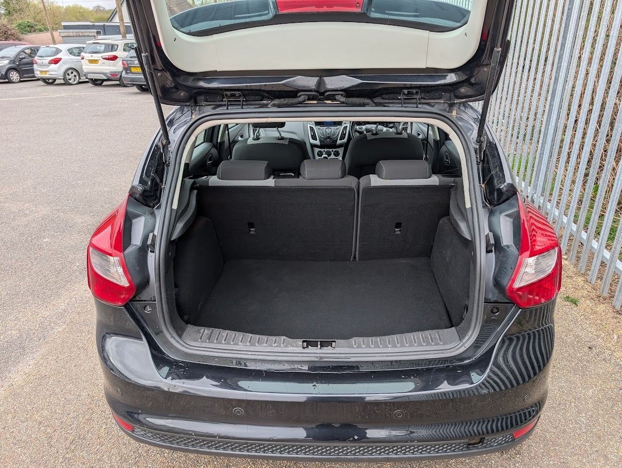 Used Ford Focus 2011 for sale - 77998458: Photo 11