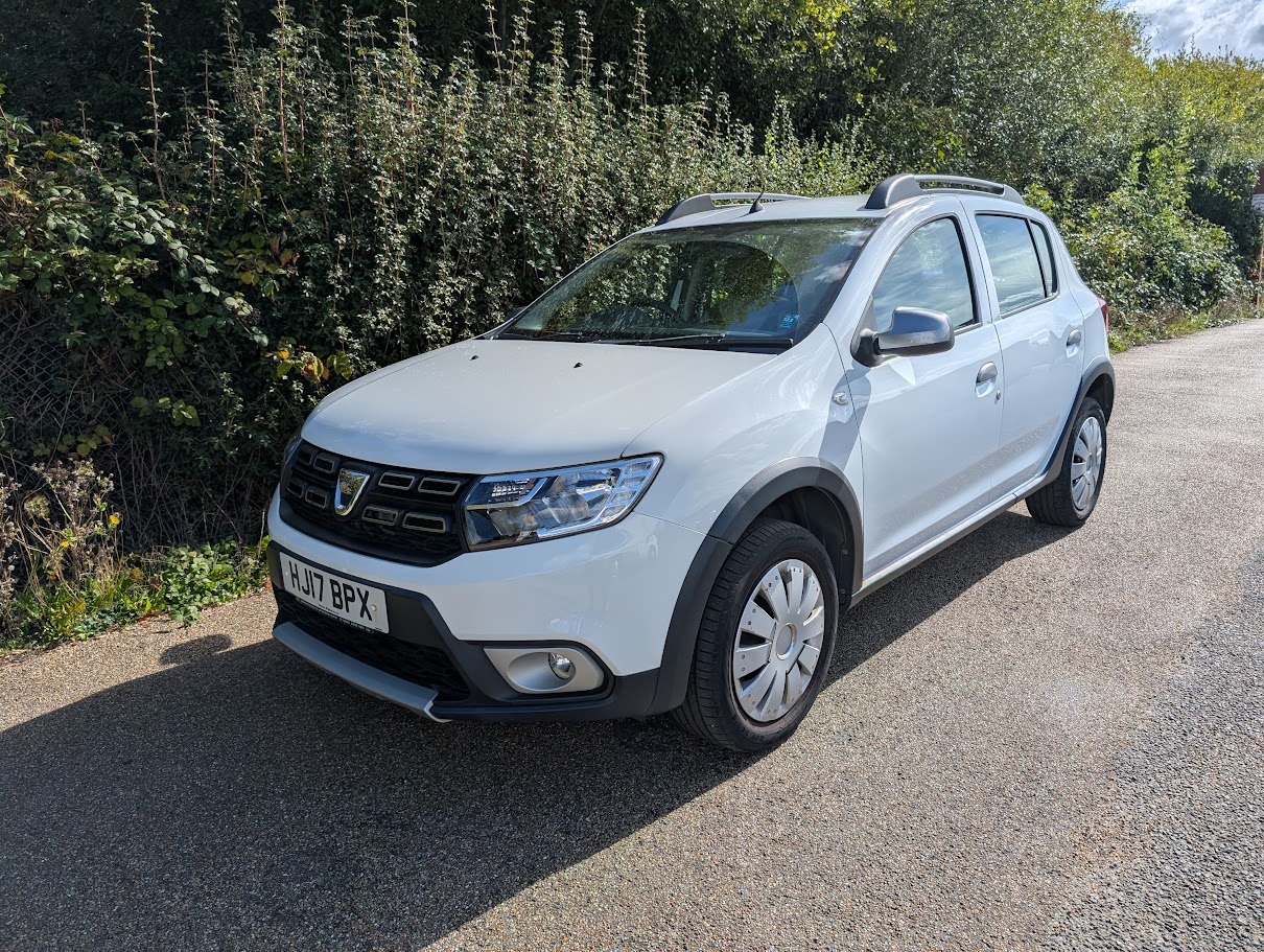 Used Dacia Sandero Stepway 2017 for sale - 76064580: Photo 2