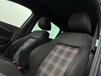 Used Volkswagen Polo 2015 for sale - 79540296: Photo