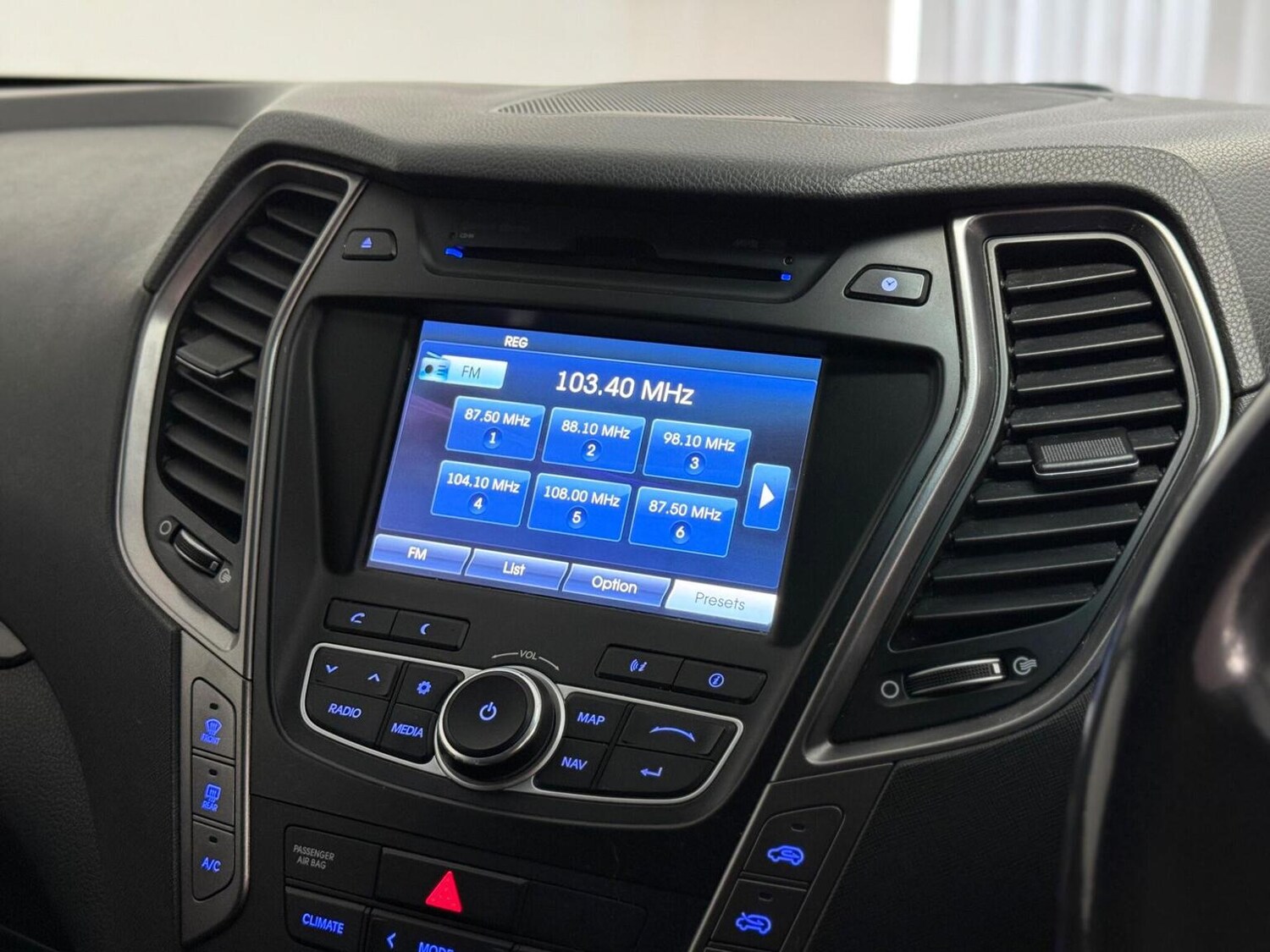 Used Hyundai Santa Fe 2014 for sale - 78182950: Photo 17