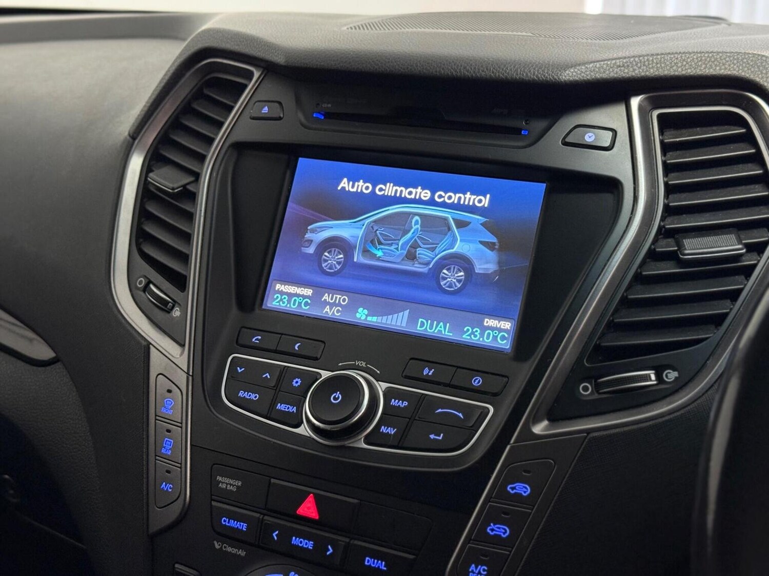 Used Hyundai Santa Fe 2014 for sale - 78182950: Photo 19