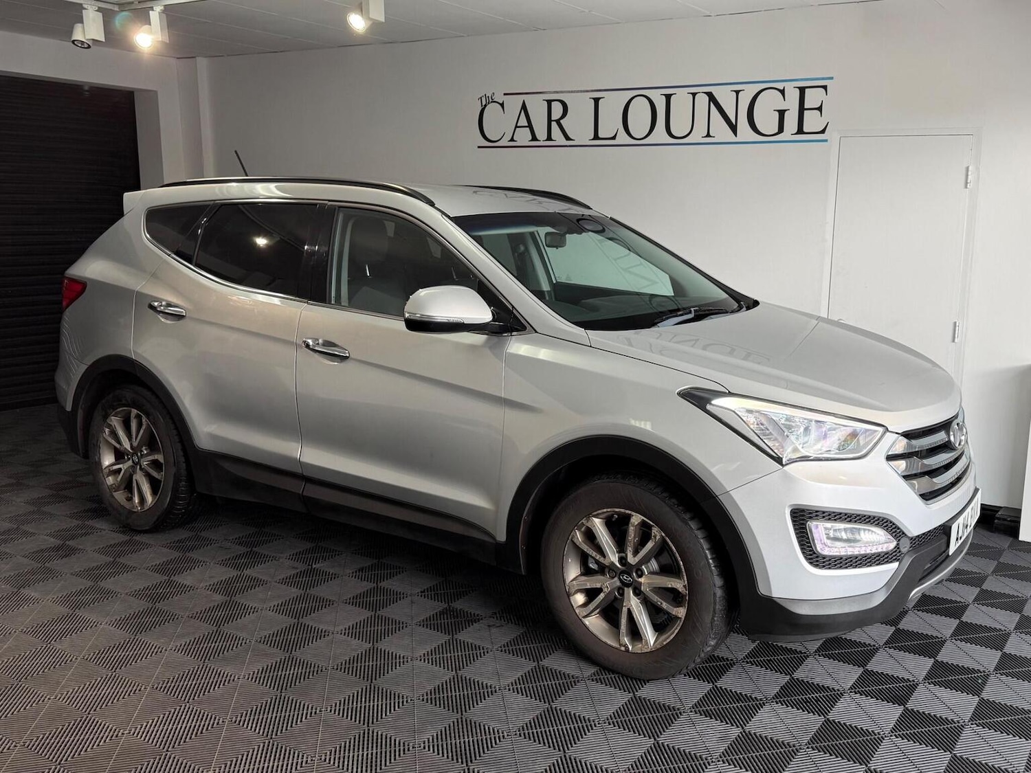 Used Hyundai Santa Fe 2014 for sale - 78182950: Photo 2