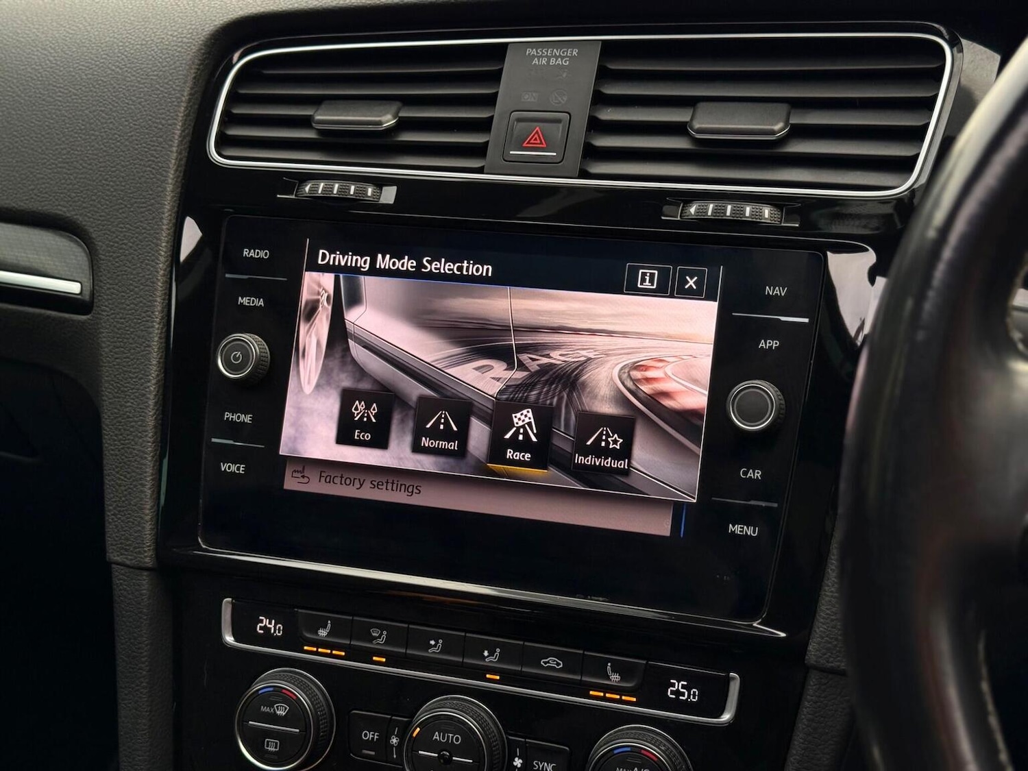 Used Volkswagen Golf 2018 for sale - 78038925: Photo 32