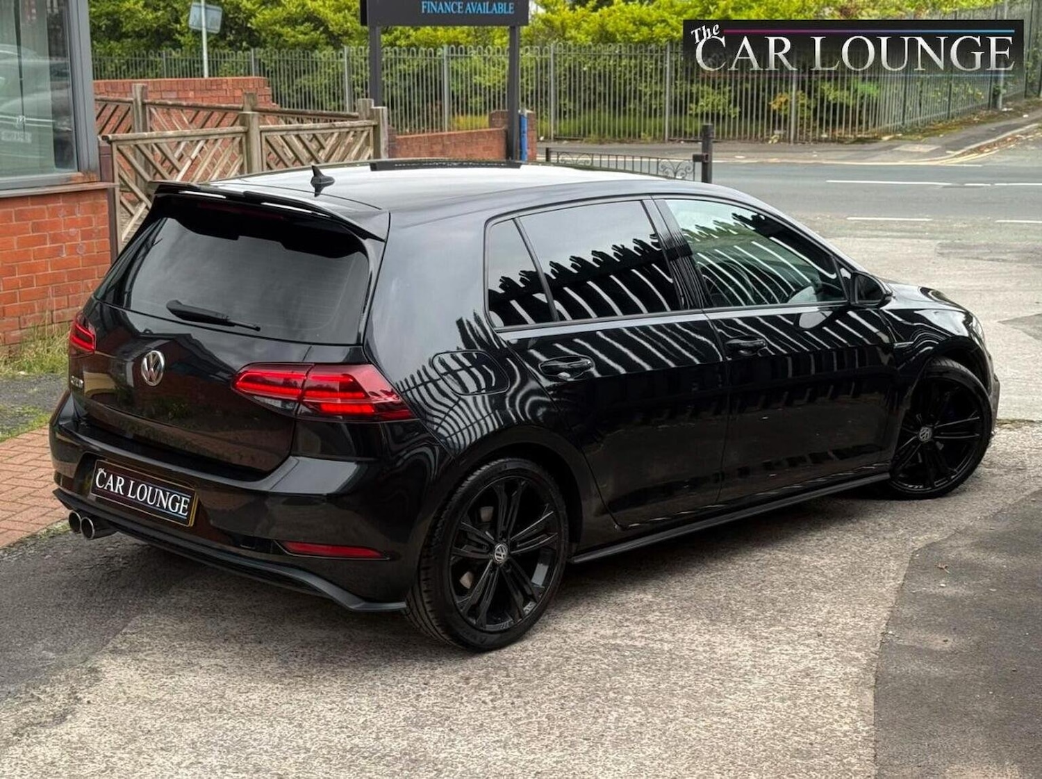 Used Volkswagen Golf 2018 for sale - 76305660: Photo 2