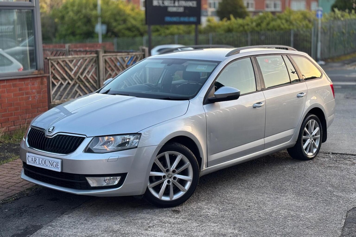 Used Skoda Octavia 2014 for sale - 76611384: Photo 2