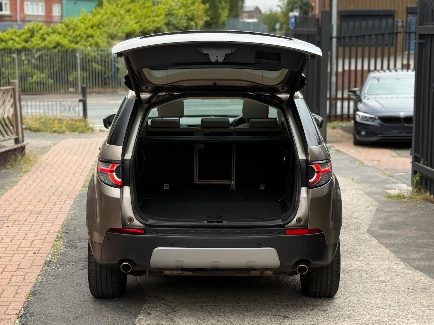 Used Land Rover Discovery Sport 2016 for sale - 76793778: Photo 9