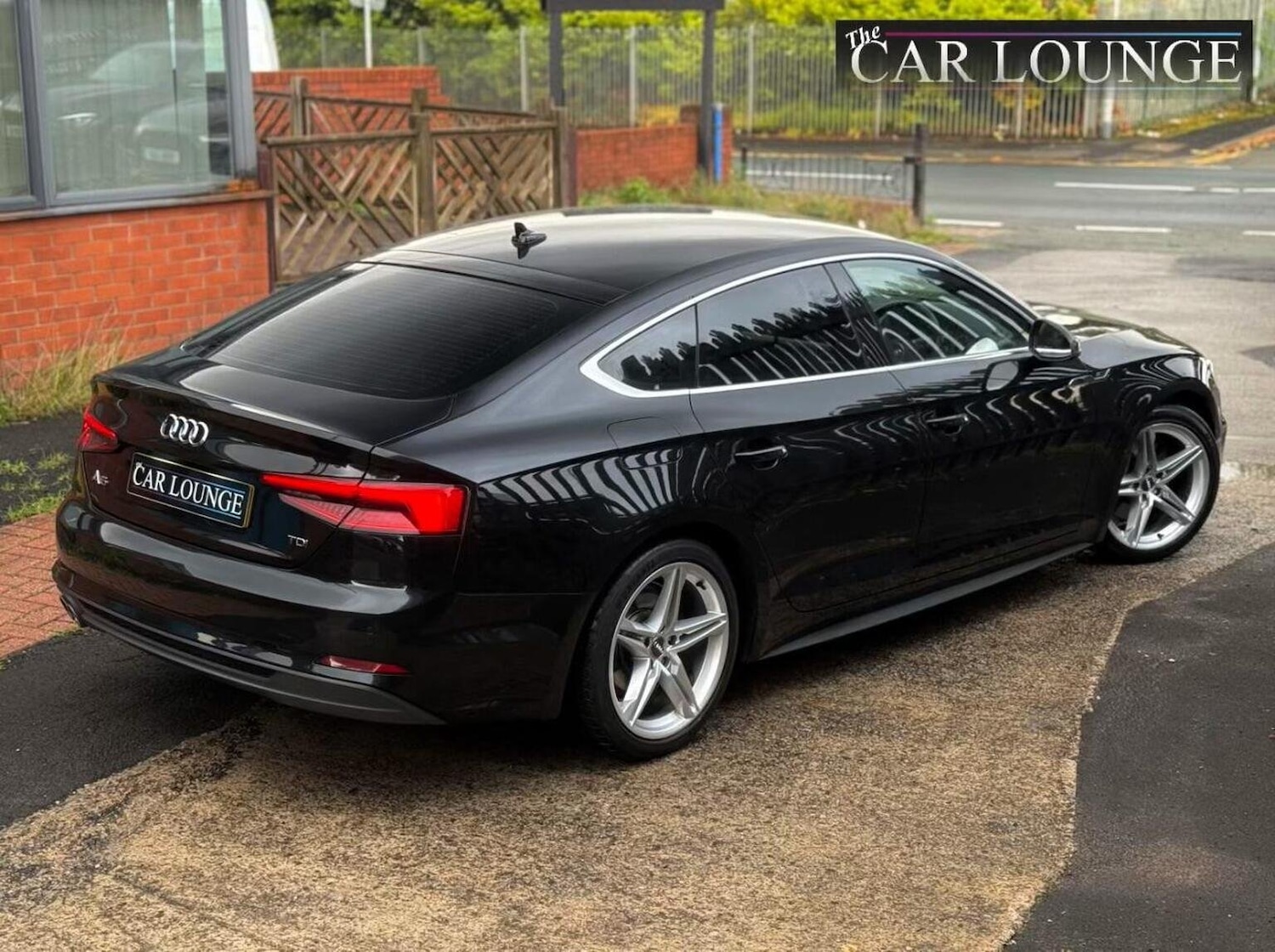 Used Audi A5 2017 for sale - 76369230: Photo 2