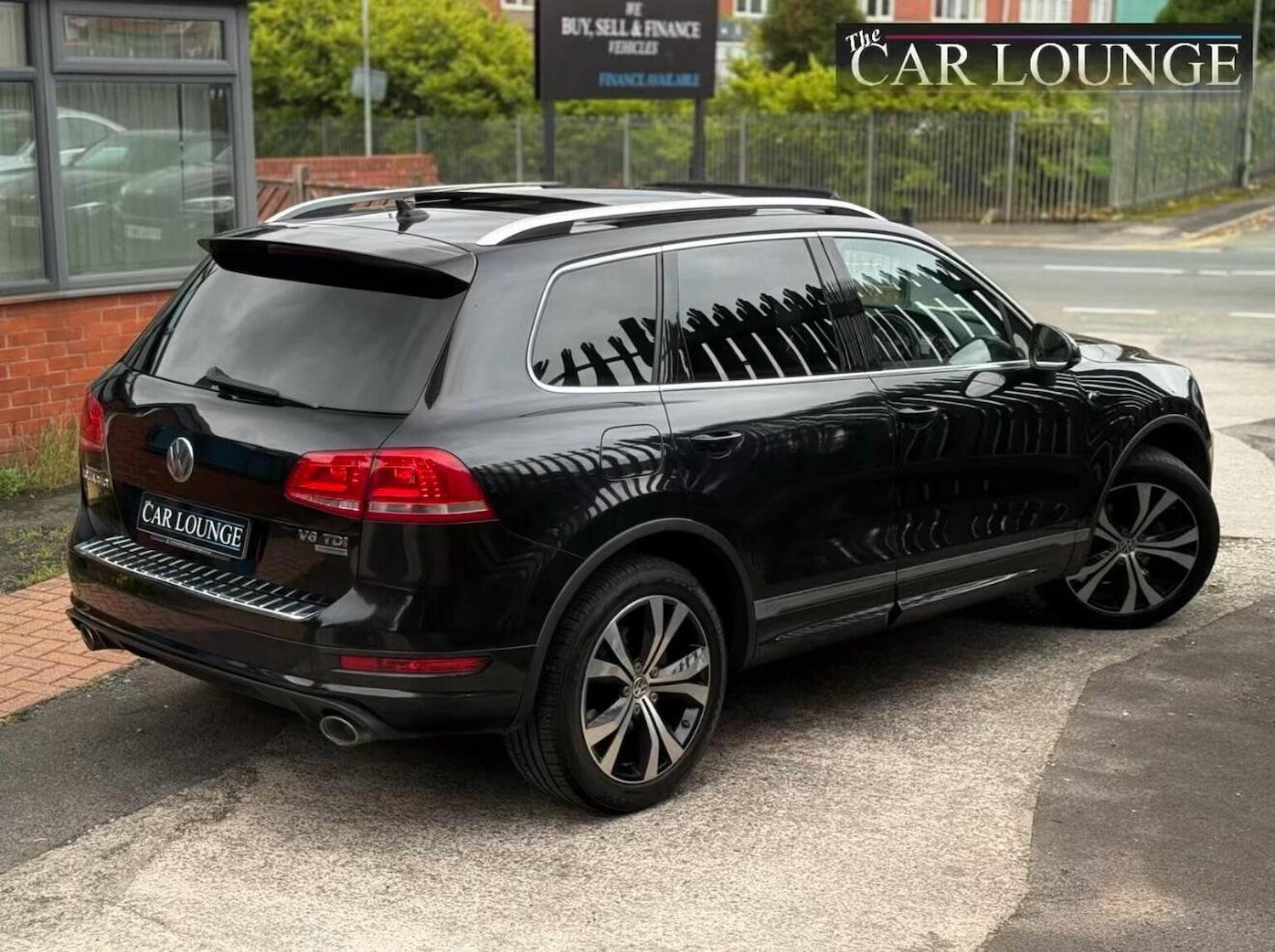 Used Volkswagen Touareg 2014 for sale - 76205640: Photo 2
