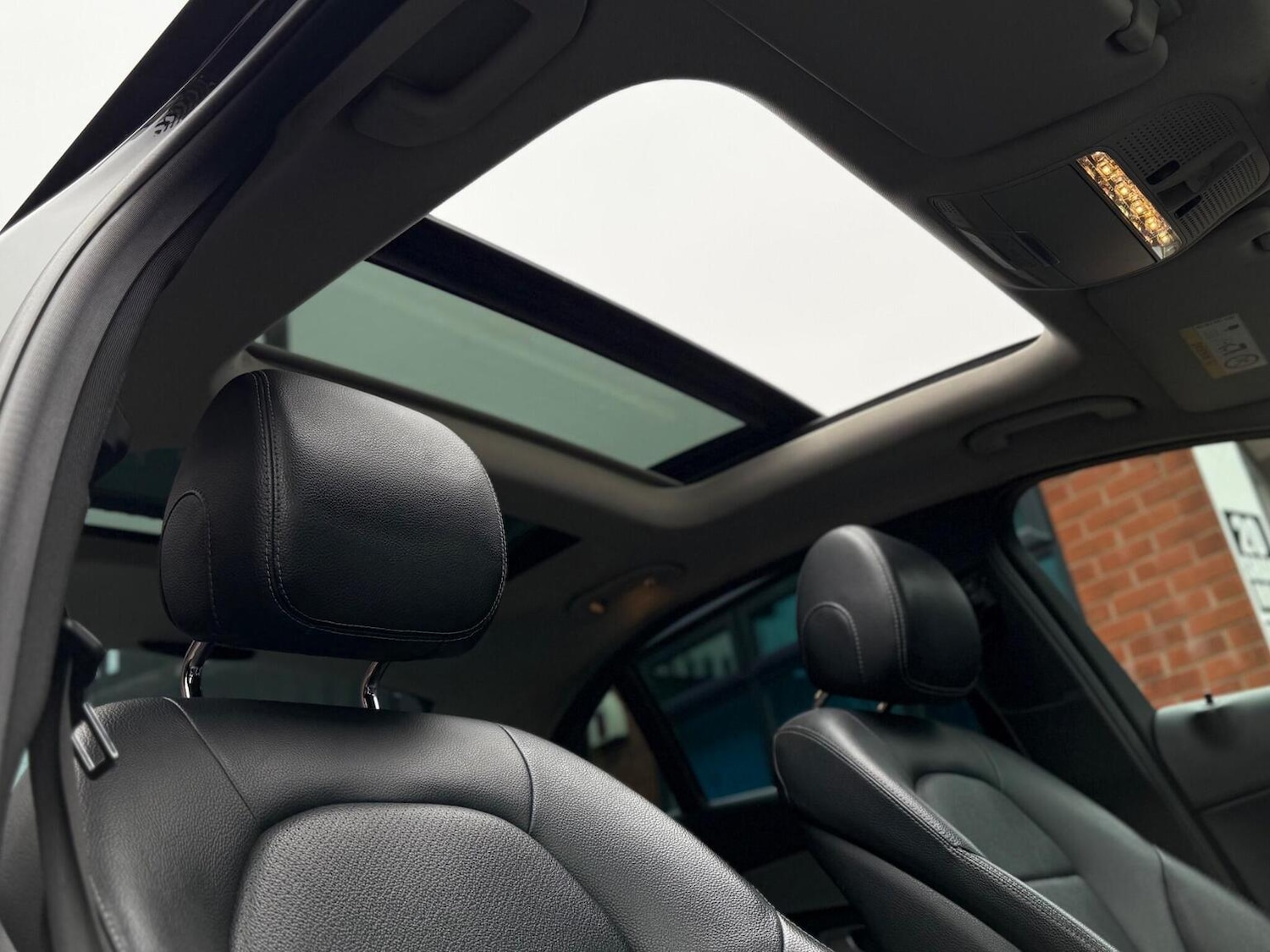 Used Mercedes-Benz C Class 2016 for sale - 77991748: Photo 18